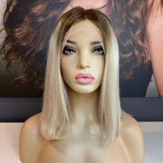 HOLLY – BLONDE ROOTED BOB WIG