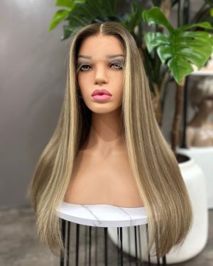 SASKIA – ASH BLONDE WIG INC MONEYPIECES