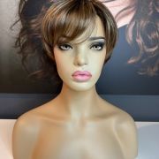 FREYA – CARAMEL BROWN WIG MIXED TONES